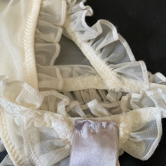 Victoria’s Secret sheer Pantys Tanga cream color ruffles Detail women’s size S/P - Picture 3 of 5